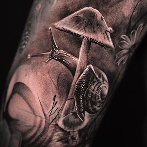 Schnecke Pilz Tattoo 